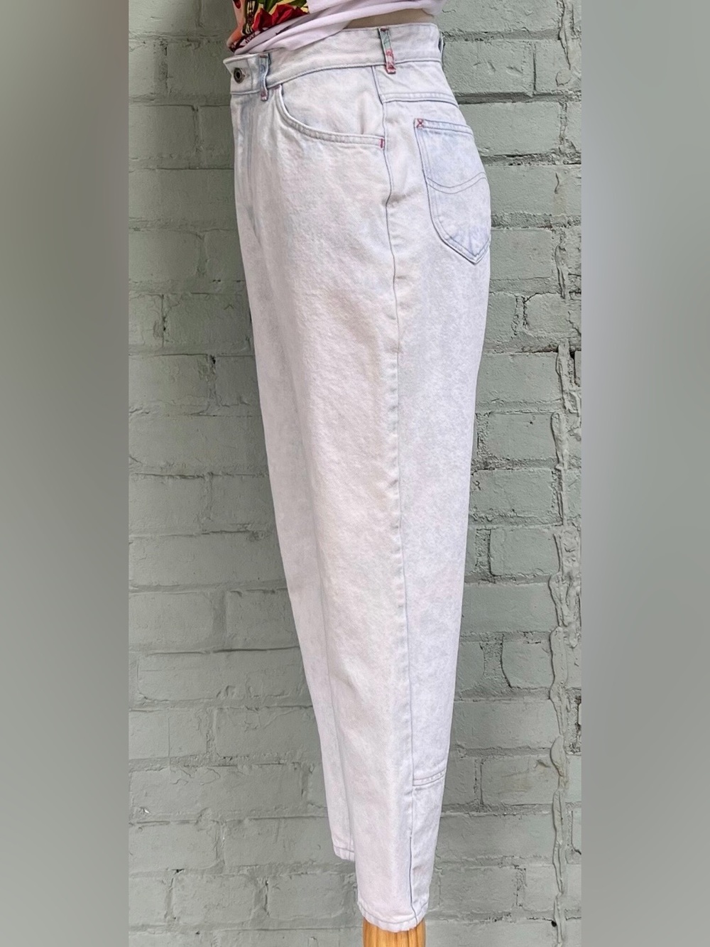 Vintage High Waisted Light Wash Jeans by Lee